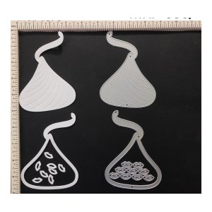 KISS CHOCOLATE SHAPE SHAKER WITH LIPS SEQUENS