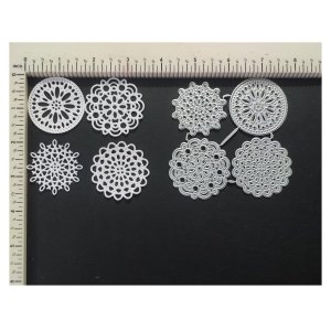 SMALL DOILIES