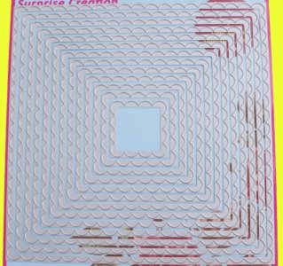 BIG NESTED SCALLOPED SQUARE