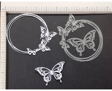 CIRCLE OF BUTTERFLIES