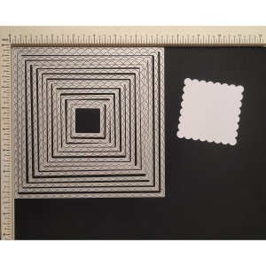 BIG NESTED SCALLOPED SQUARE