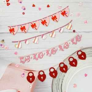 VALENTINE GARLANDS/BANNERS