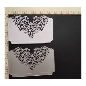 POCKET TYPE FLORAL DESIGN