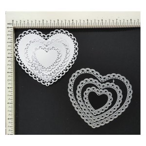 EDGE DESIGNED HEART DOILY