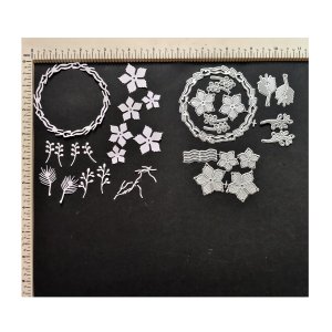 CHRISTMAS WREATH WITH FLOWERS