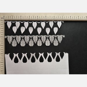 LEAF BANNER WITH SINGLE LEAVE